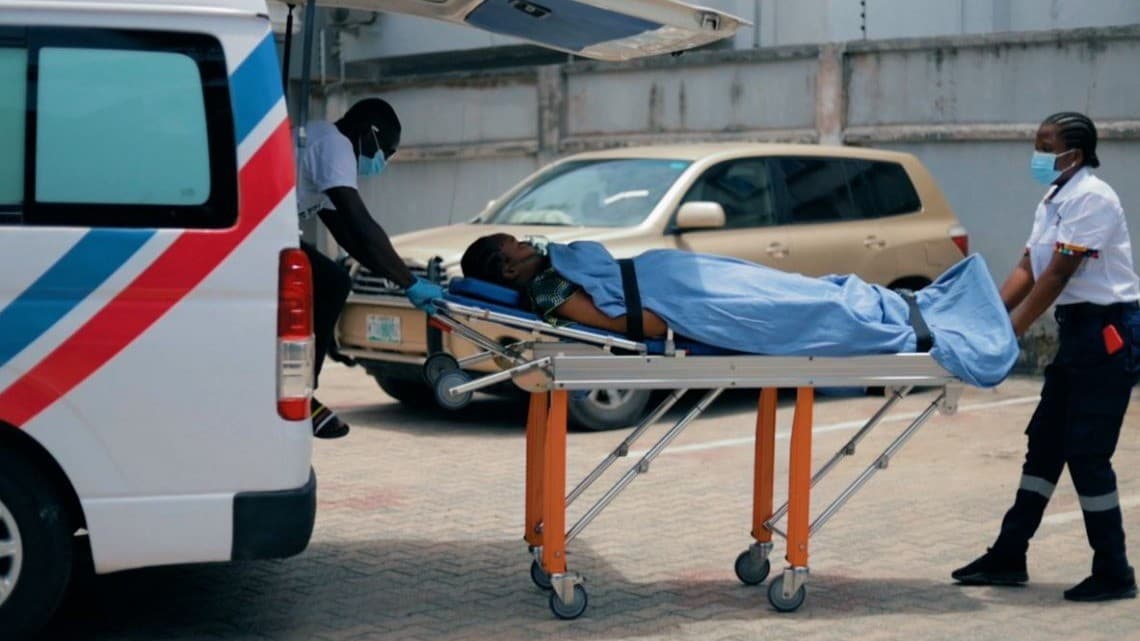 Doctors attending to an emergency case.